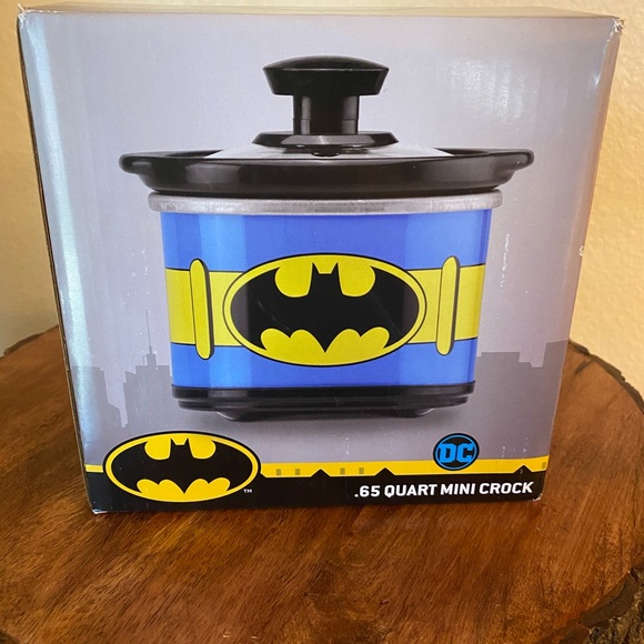 Batman .65 Quart MINI Crock Pot - Picture 3 of 4
